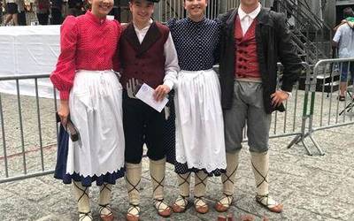 Hernaniko dantza txapelketako lehen eta hirugarren postuak, Azpeitira