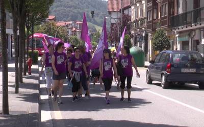 Gipuzkoako erresidentzietako langileen Zaintza  martxaren 3. etapa Tolosatik Amasa-Villabonara egin dute