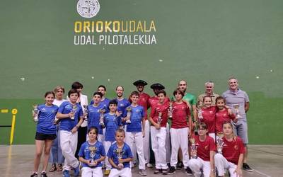 Irudietan: Sanpedrotako haurren pilota txapelketako finalak