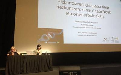 Haur Hezkuntzako irakasleek eta hezitzaileek formazio saioa egin dute Soreasun