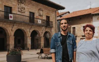 “Bizirik eta familia osoa elkarregaz gaude; askok ezin dute berdina esan”