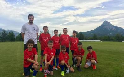 27 gaztetxo Etxarriko Osasuna futbol campusean