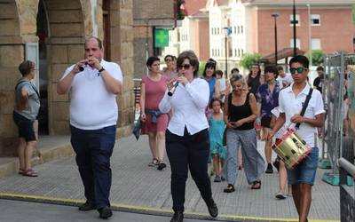 Harrera Taldekoek txupinazoa jaurtita hasi dituzte jaiak Atxondon