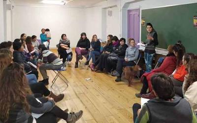 Leitzako Udalak Sastrakak talde feministarekin bat egin du