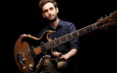 Julian Lage gitarra-jotzailea, gaurko protagonista Getxoko Jazzaldian