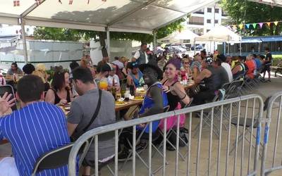 Ordiziako Altamira auzoko jaiak ospatu zituzten mozorro eta guzti