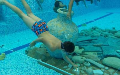 Urpeko arkeologia eta aquagym familian, zapatuan, Musakolako igerilekuan