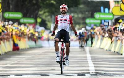 De Gendt zaldia bufalo bilakatu zenekoa