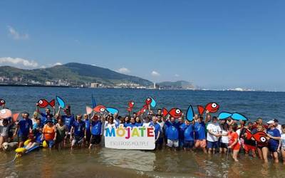 Esklerosi anizkoitza ikusarazteko "bustialdia" egin dute Ereagan