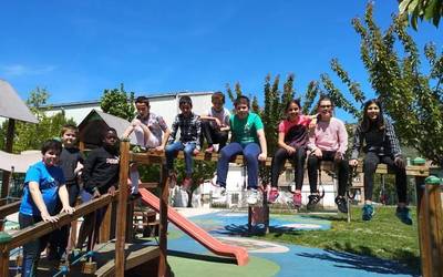 Eskolakoak saritik sarira