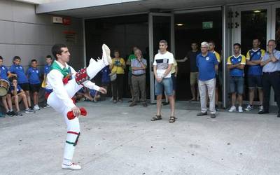 Undiano Mallenco nazioarteko futbol-epaile nafarra omendu dute Lesakan
