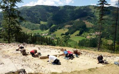 Martxan dira berriz Munoaundi aztarnategiko indusketa lanak