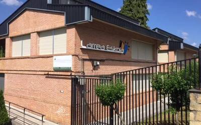 Zornotzako Larrea Eskolan sarbidea hobetzeko lanak hasi dituzte aste honetan
