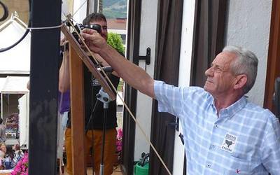 Igandera arte festak ez du etenik