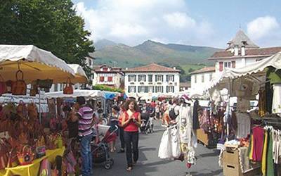 Antzinako gauzen merkatua uztailaren 19an eta 20an eginen dute Saran