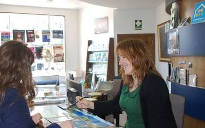 Turismo teknikari laguntzaile bat kontratatuko du Udalak abuzturako eta irailerako