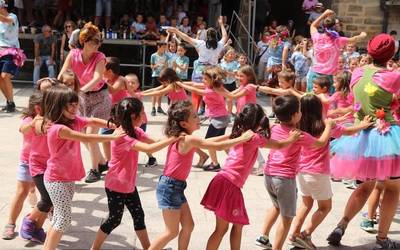 Jai giroak eztanda egin du Antzuolan