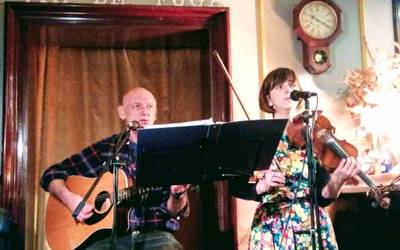 Folk irlandarra eta 'chanson' frantsesa domekan zubian