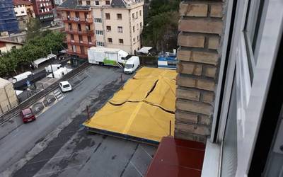 Hasi dira barrakak muntatzen