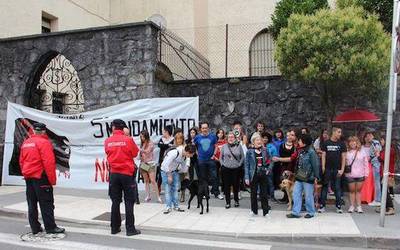 Oinatz elkarteak elkarretaratzeak egingo ditu zapatuan eta San Inazio egunean