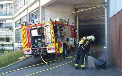 Sute txiki bat itzali dute suhiltzaileek Olaso industrialdeko lantegi batean