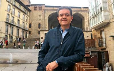 "Hasierako xalotasuna  galduta ere, grina berdinarekin nabil"