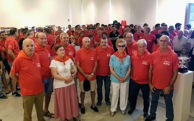 Zumaiako eskubaloiaren aitzindariak omendu dituzte gaur