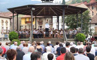 Bergarako Musika Bandaren kontzertua, Antzuolako jaietan