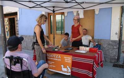 Hiru gazta mota eta txakolina dastatzeko aukera, martitzenean