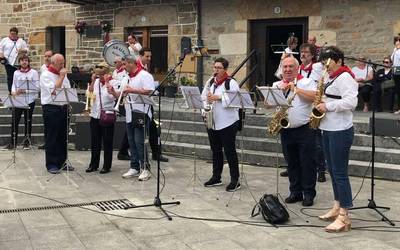 1936an bonbardaketan hildakoei omenaldia egin diete Otxandion