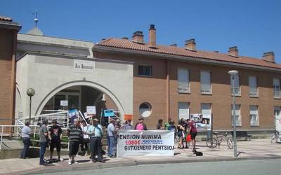 Hitzarmen parea Aita Barandiaran egoitzan