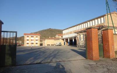 Kargua utzi du Trebiñuko eskolako zuzendariak, CGTren salaketaren ostean