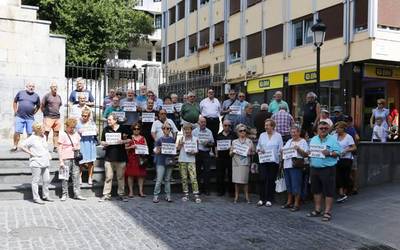Pentsiodunek elkartuta jarraitzen dute «pentsio duinen aldeko borrokan»