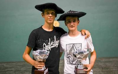 Jon Etxaniz txapeldun, Idiazabalgo pilota txapelketan