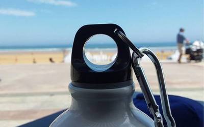 Plastikoak itsasoan duen eraginaz sentsibilizatzeko kanpaina hasiko da bihar Antilla hondartzan