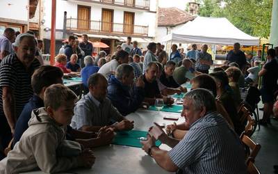 39 bikote bildu dira Santio Errekako mus txapelketan