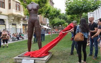 Salazarren “Gogoan” eskultura, Memoriaren Historikoaren Toki izendatuta