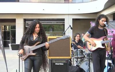 Ibai-arte "pozik eta harro" Arrasate Blues jaialdiak eman duenarekin