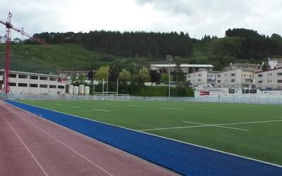 Amaitu berri dituzte Altamira estadioko belarra  berritzeko obrak