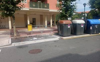 Arrantzale kaleko zaborrontziak berrantolatu ditu Orioko Udalak