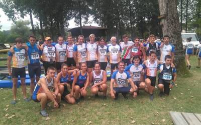 Itxas-Gaineko bi ontzi igo dira Sellako jaitsierako podiumera