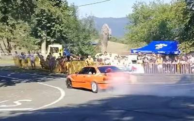 Autoak eta abiadura izan ziren atzo protagonistak Motorshow topaketetan