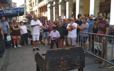 Tradizioa eta aldarriak izan dira nagusi Baserritar egunean