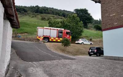 Belar batzuek su hartu dute San Martin auzoan