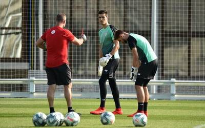 Athleticetik Melillara egin du jauzi Hodei Oleaga futbol atezainak