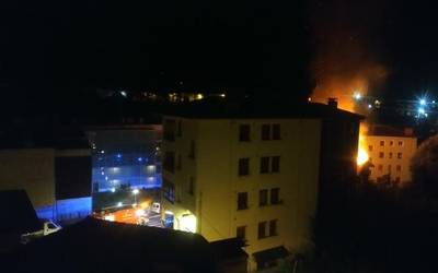 Aretako etxe bat erre da goizaldean