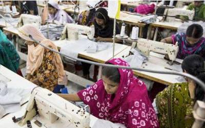 Sumangaliko ehungintza-industriak esplotatatzen dituen Indiako nesken erakusketa zabalik Elizondon