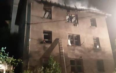 Aretako etxe bat erre da goizaldean