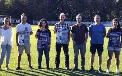 Futbolean bidea ireki zuten neskak omenduko dituzte zapatuko Bergara Hiria txapelketan
