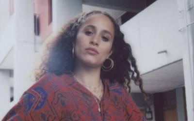 Hakima Flissi (musikaria): "Musika estilo askoren nahasketa da nirea"